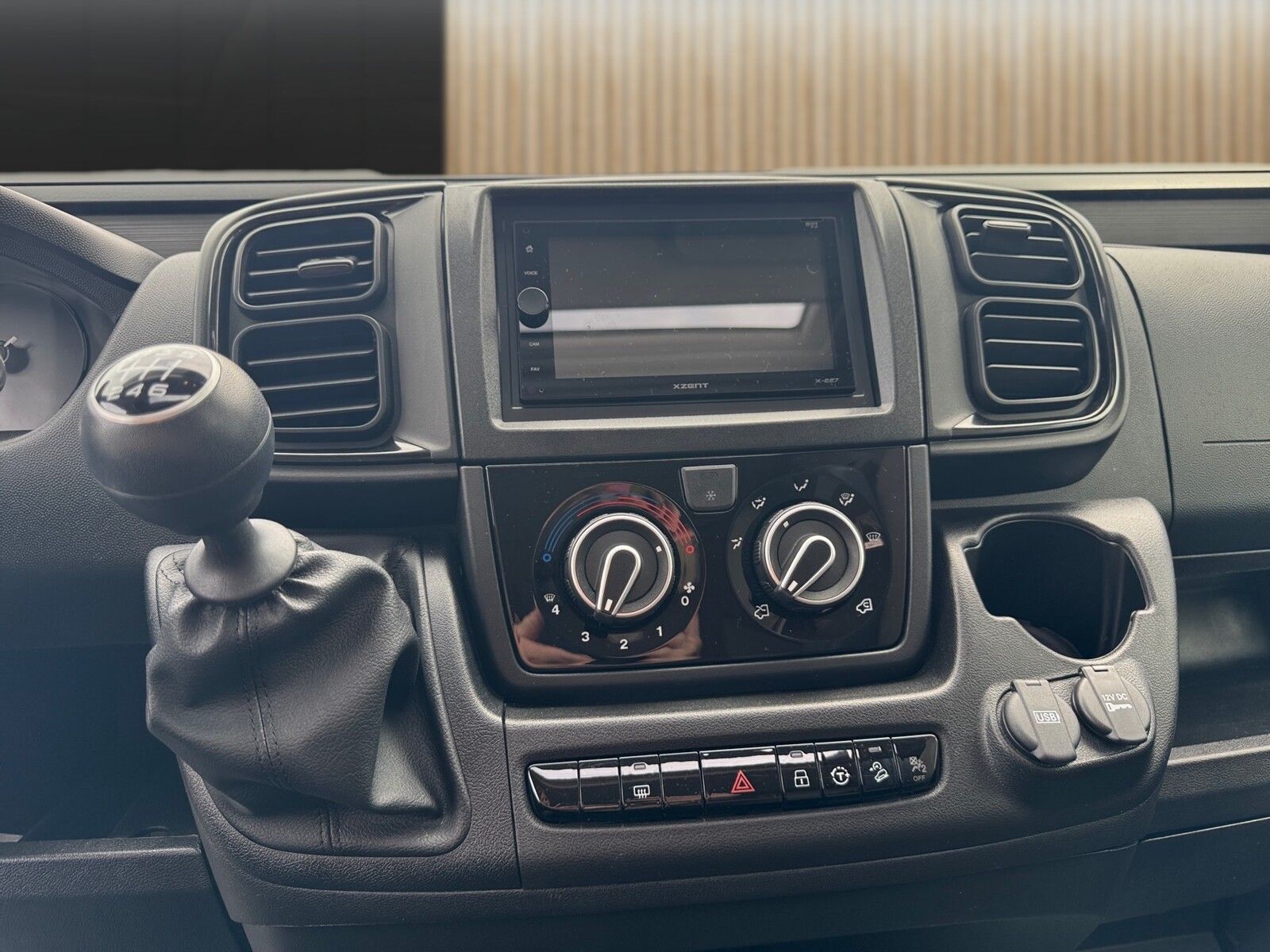 Fahrzeugabbildung Eura Mobil Profila RS PRS 695 EB Dachklima/Mondial/Lithium