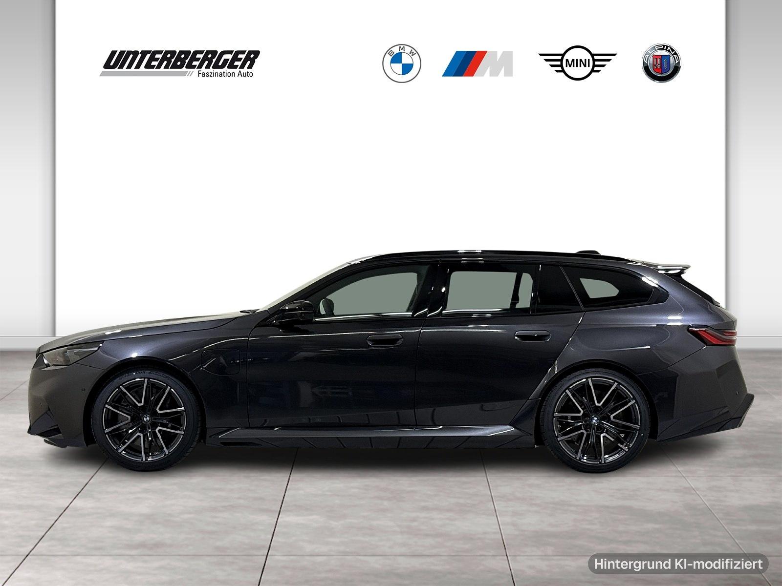 BMW M5 Touring Vmax ACC 360 AHK B&W Pano