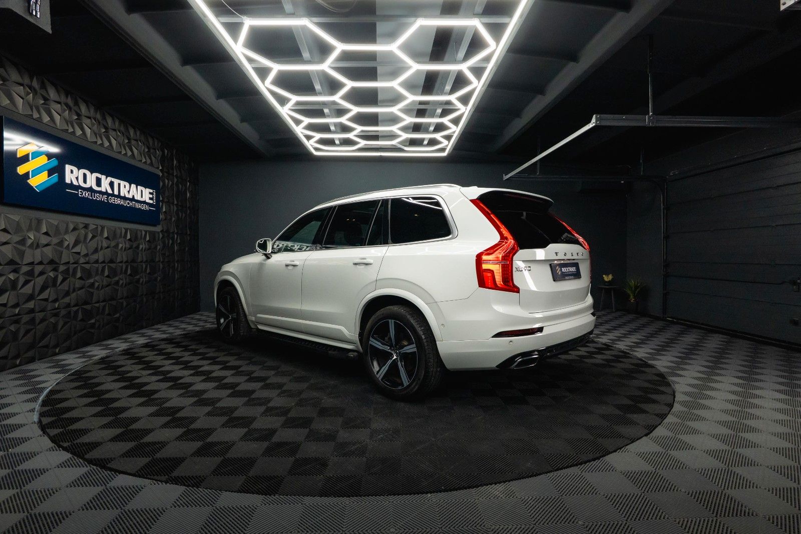 Fahrzeugabbildung Volvo XC90 R Design AWD Night-Paket | ACC | PANO | LED