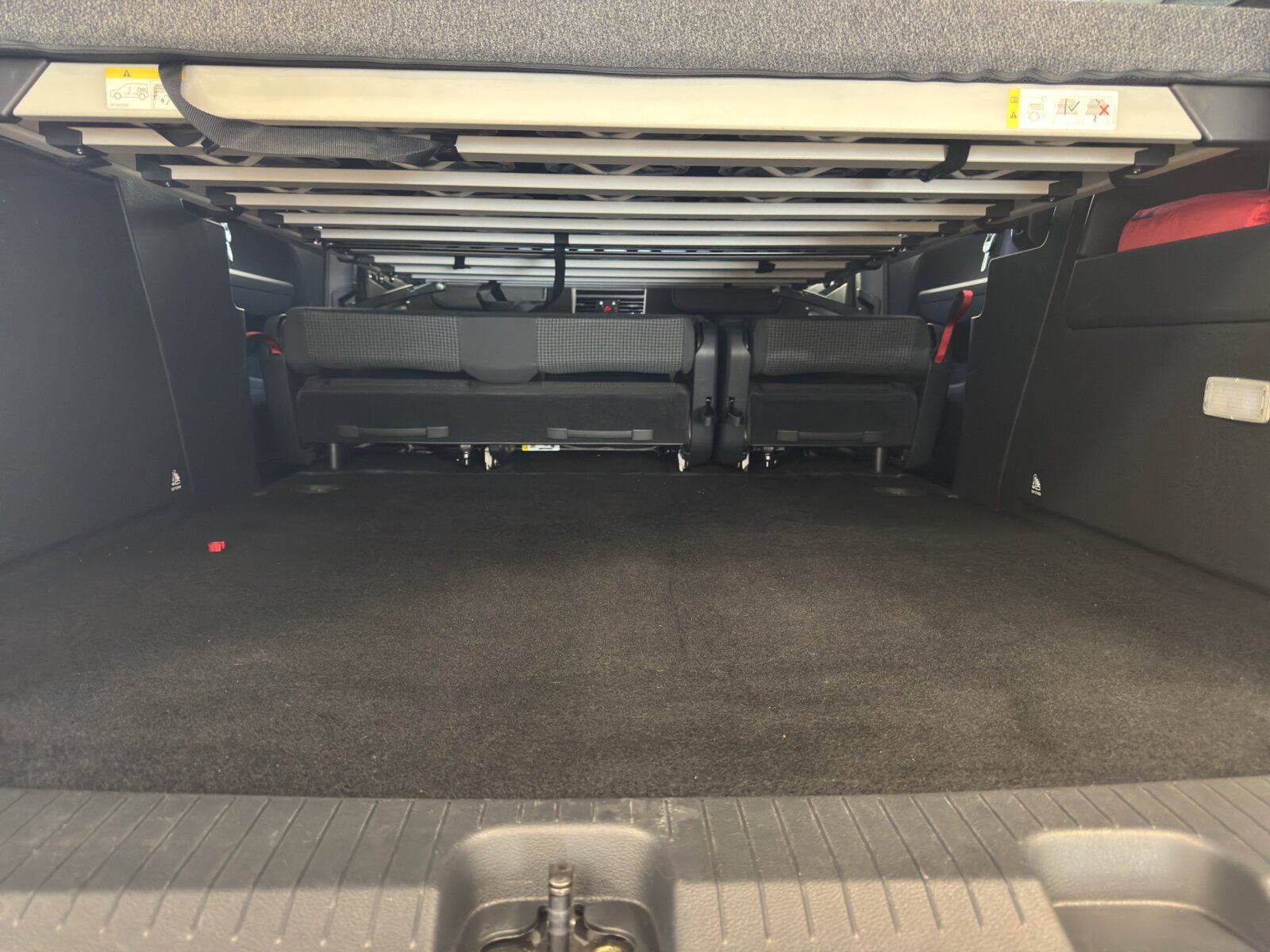Fahrzeugabbildung Volkswagen Caddy Maxi California 2.0 TDI DSG APP AHK Kamera