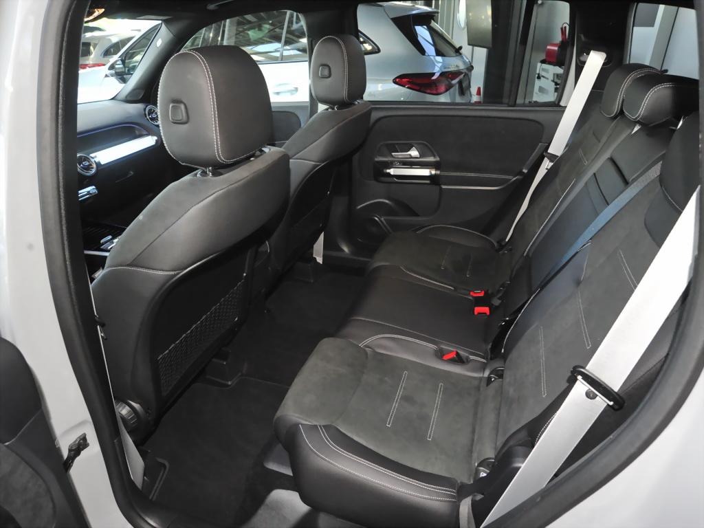 Mercedes-Benz GLB 200 AMG ADVANCED+ PANO MBUX 360° KEYLESS AHK