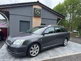 Toyota Avensis Kombi 2.0 Executive Klima Xenon SHZ - Toyota Avensis mit Benzin-Antrieb: Kombi, Automatik, 2.0