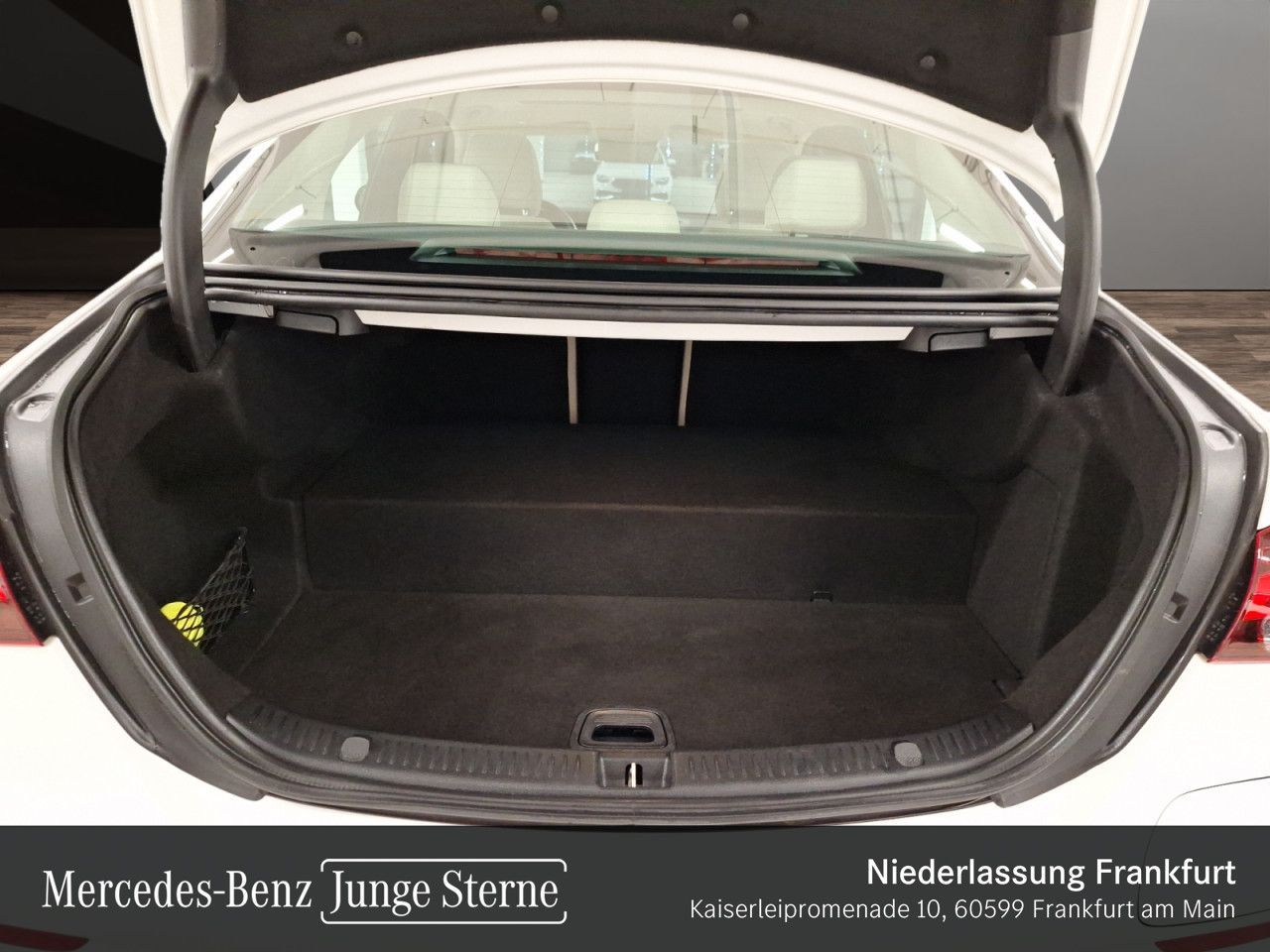 Mercedes-Benz E 300 de EXCLUSIVE AVANTGARDE SD Mbeam Ambiente foto 21