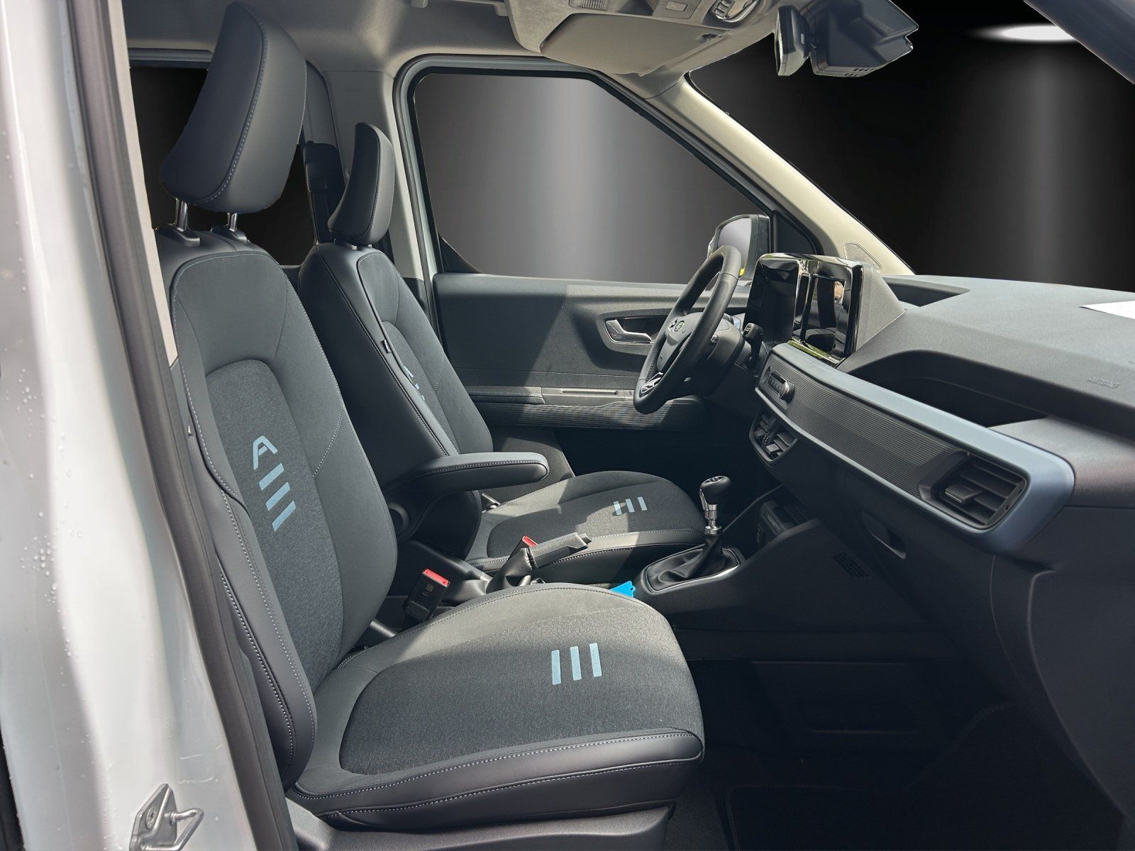 Fahrzeugabbildung Ford Tourneo Courier 1,0 Ecoboost Active