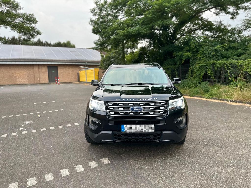 Image of Ford Explorer