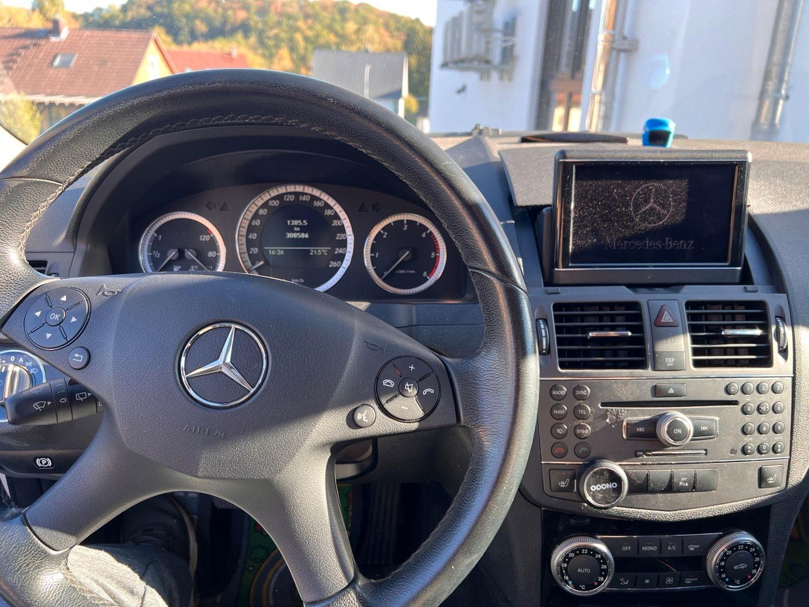 Mercedes-Benz C220 2009 — photo 9
