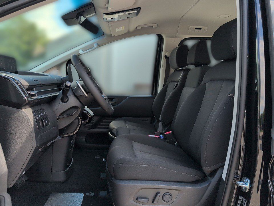 Fahrzeugabbildung Hyundai STARIA HEV 9SITZ 1.6T AT TREND 18ALU+PARK-P+NAV