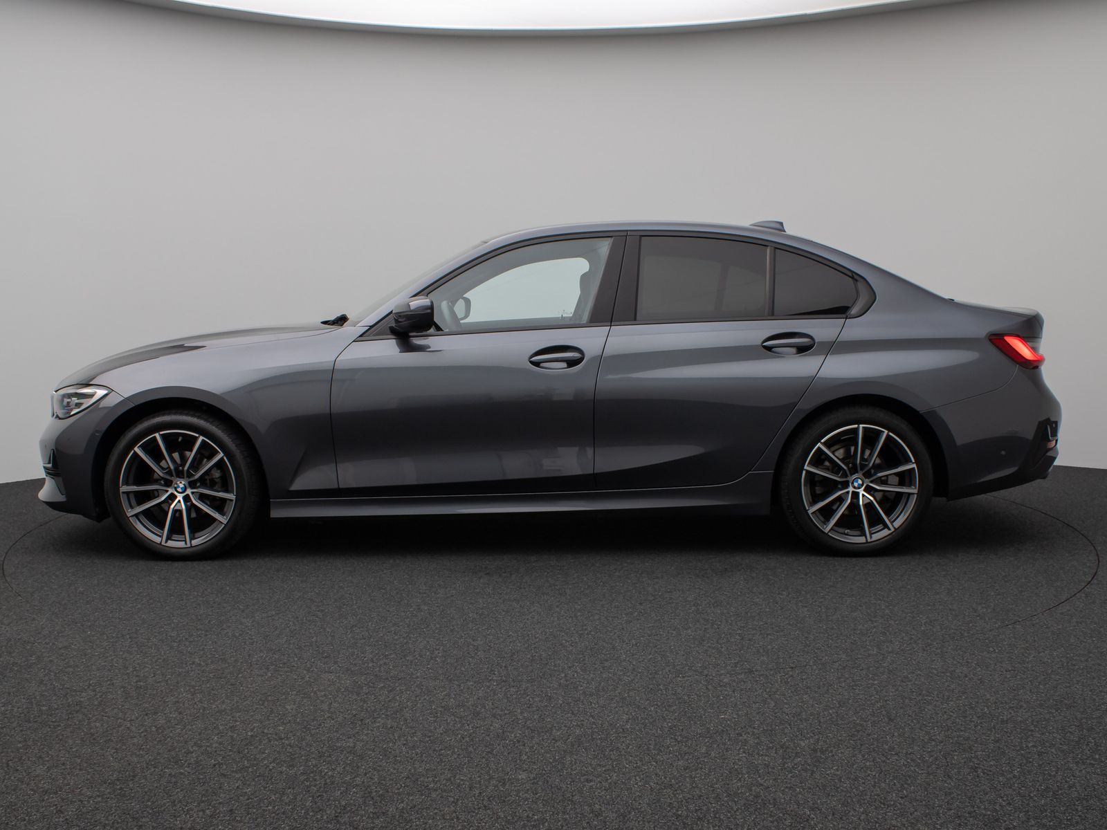 Fahrzeugabbildung BMW 318d Kamera DAB Sport Alarm Geschwindigkeitsreg