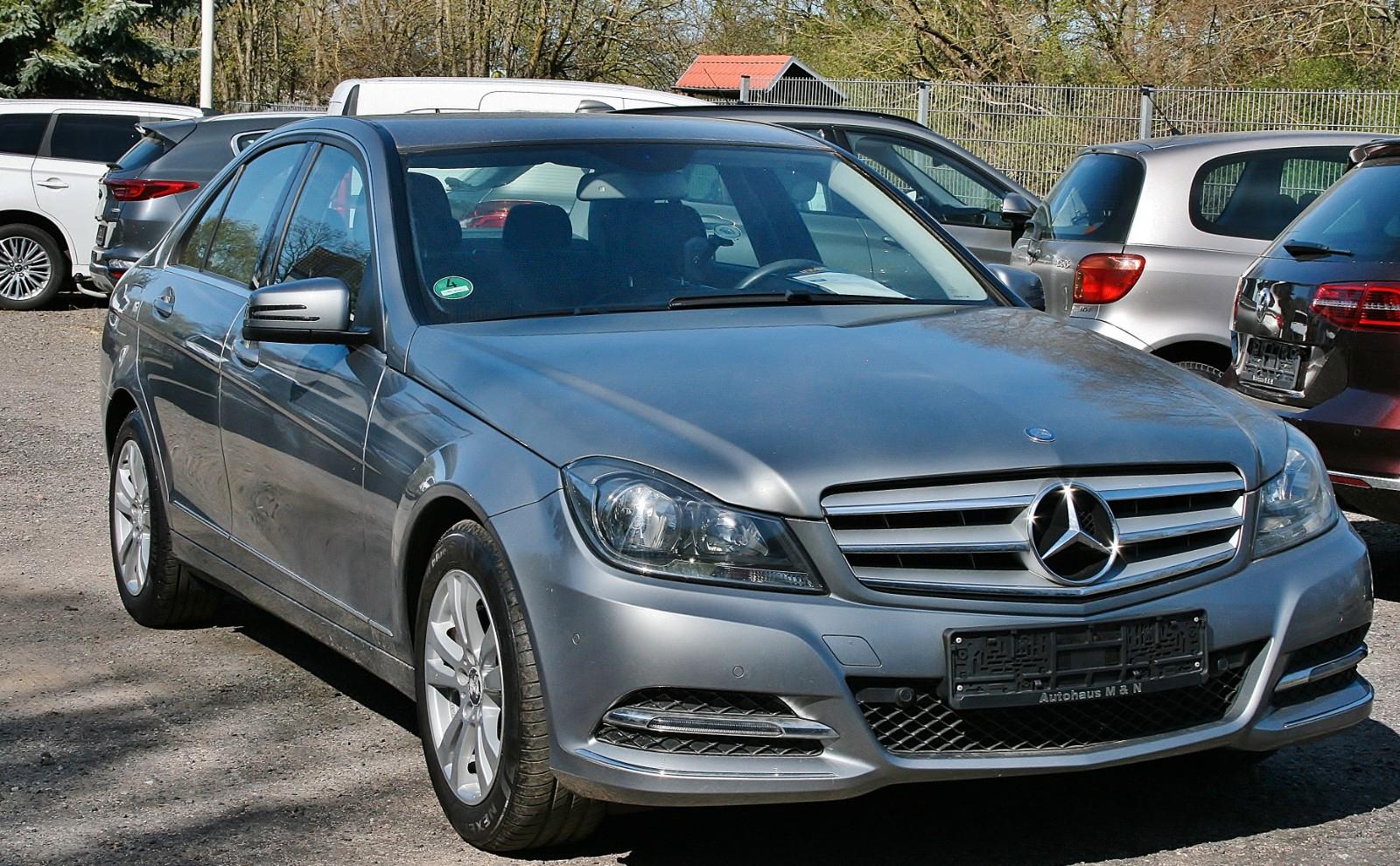 Mercedes-Benz C 180 Limousine+Navi+Sitzheizung+HZ+PDC