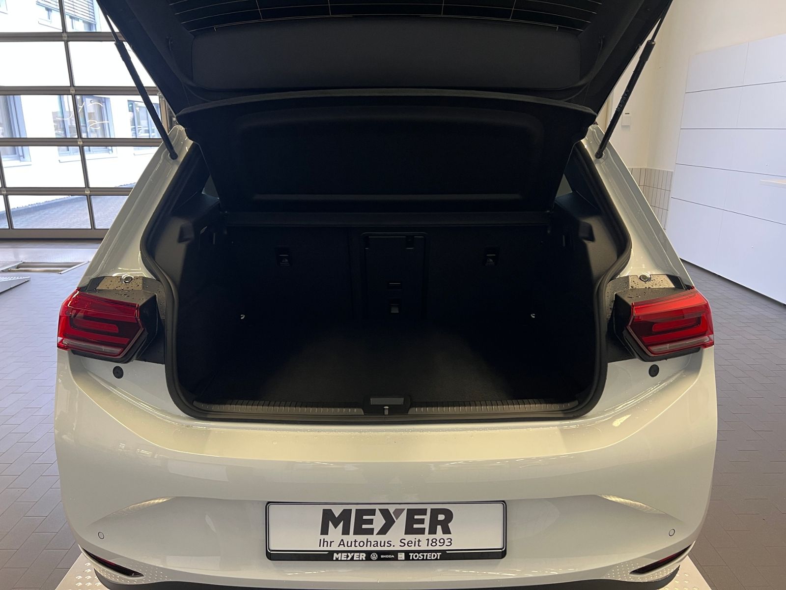 Fahrzeugabbildung Volkswagen ID.3 NEO Life 50 kWh *19" LM-Felge, Ganzjahresre