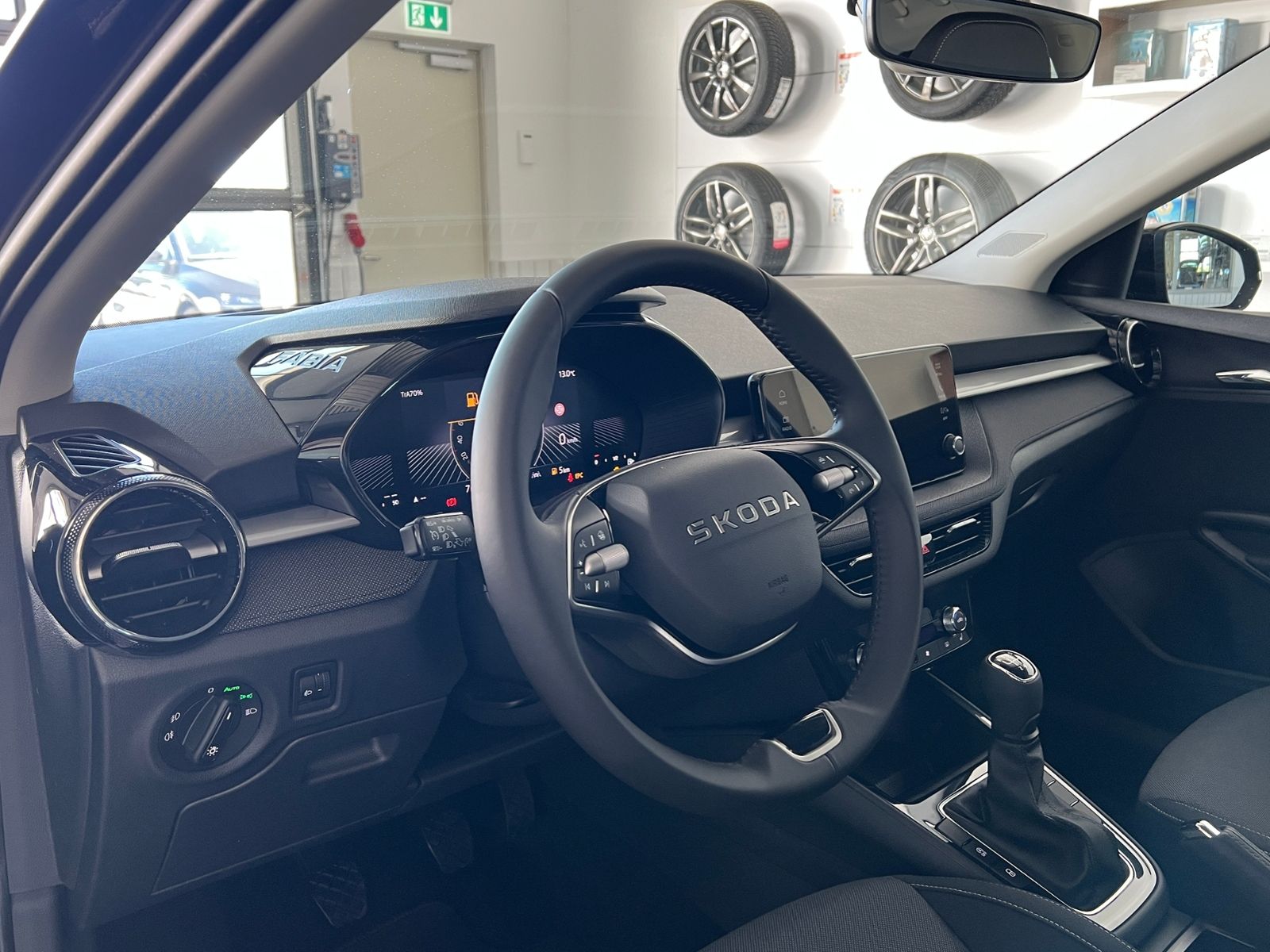 Fahrzeugabbildung SKODA Fabia Selection 1.0 MPI *Winterpaket,LED*