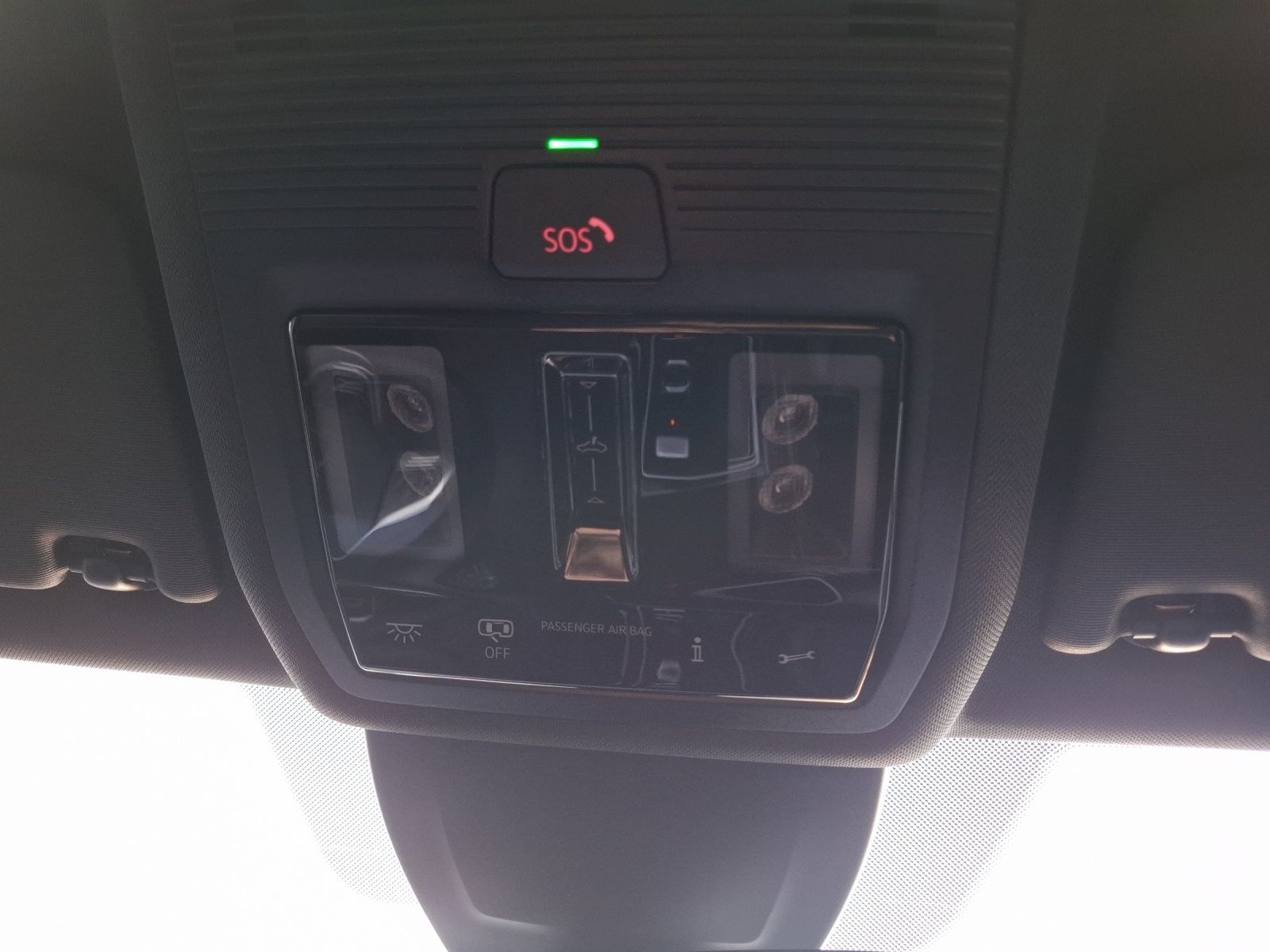 Fahrzeugabbildung Volkswagen Golf VIII eTSI Edition-50 DSG LEDplus AHK Navi P