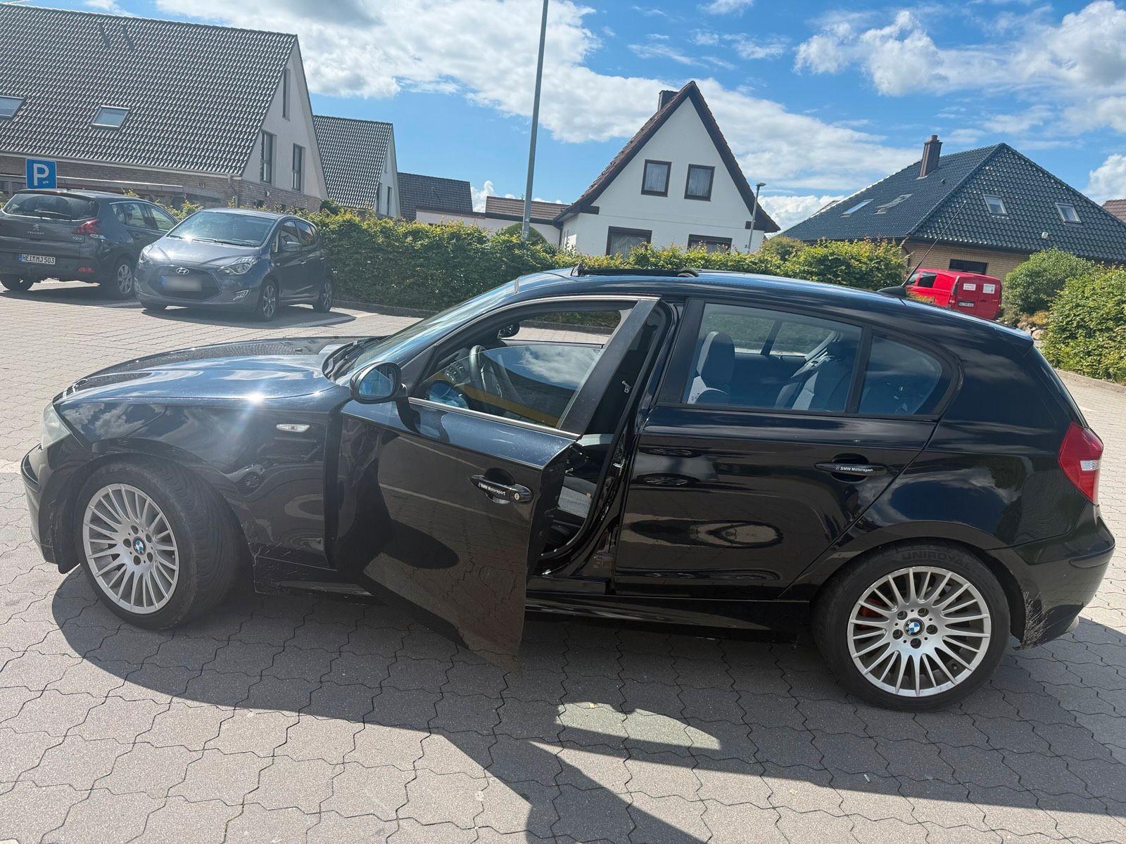 BMW 116 2007 — вигляд ззаду
