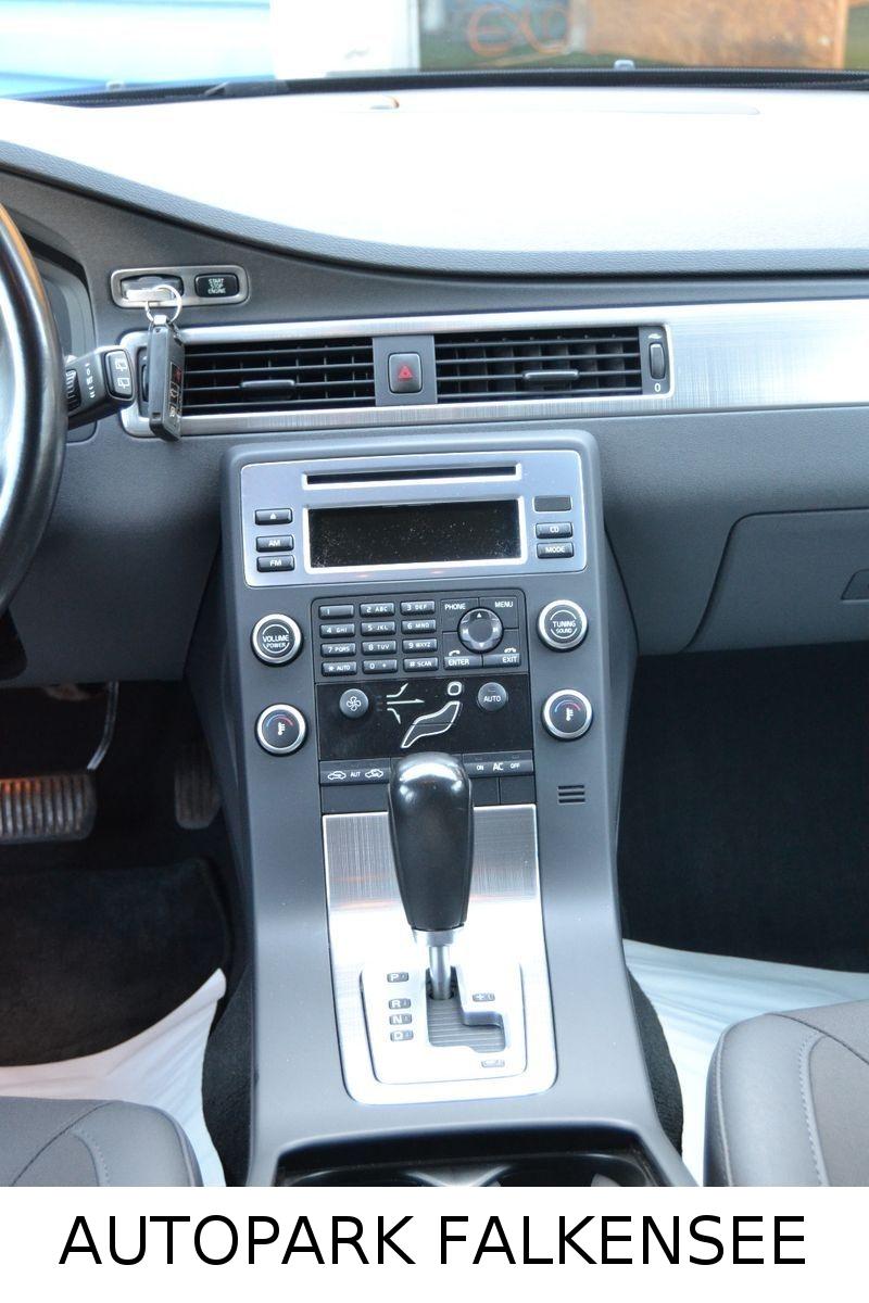 VOLVO V70 - 2.0T - 203 CV - BVA - HAYON ÉLECTRIQUE - TOIT OUVRANT