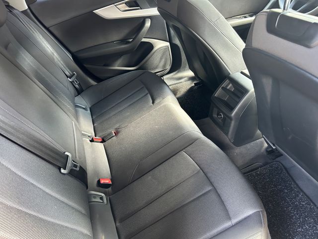 Fahrzeugabbildung Audi A4 Avant Automatik+Navi+SHZ+WR+LM+BT+PDC+LED+