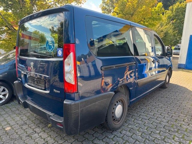 Fahrzeugabbildung Peugeot Expert Kasten L2H1 Kasten BEHINDERTEN UMBAU
