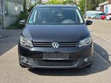 Volkswagen Touran Highline -Tüv 06/27 -AHK -Klimaa. -AUTOMA - Volkswagen Touran mit Benzin-Antrieb: Kleinbus, 2.0