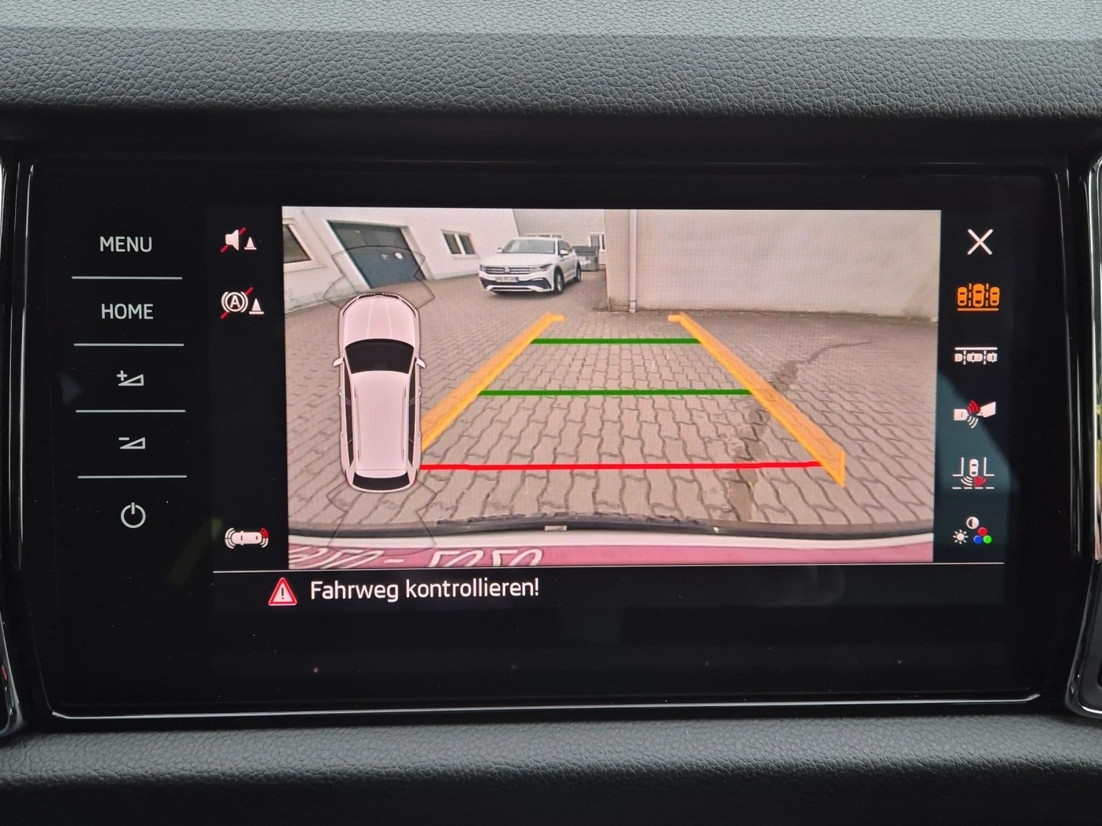 Fahrzeugabbildung SKODA Kodiaq TSI Soleil DSG 4x4 Standhzg. Navi ACC RFK