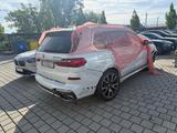 BMW X7 M50 d - BMW X7: M