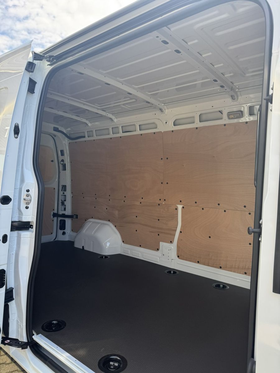 Renault Master - Bild 12