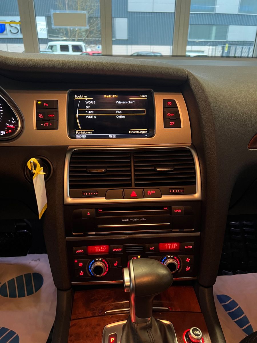 Fahrzeugabbildung Audi Q7 3.0 TDI quattro * 1.HAND * 7.Sitzer *
