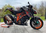 KTM 1290 Super Duke R - KTM HALLE