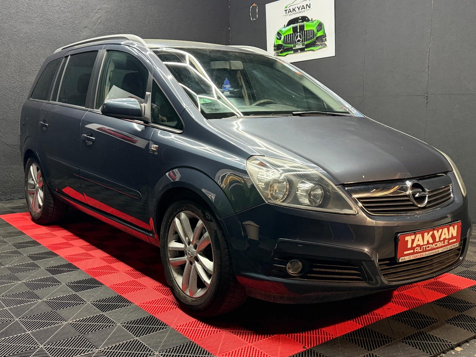 Opel Zafira 2006 — interior