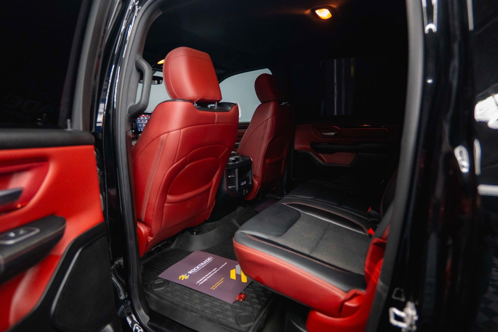 Fahrzeugabbildung Dodge RAM 5.7 V8 HEMI 4x4 REBEL AXLE LOCK Airmatic LED