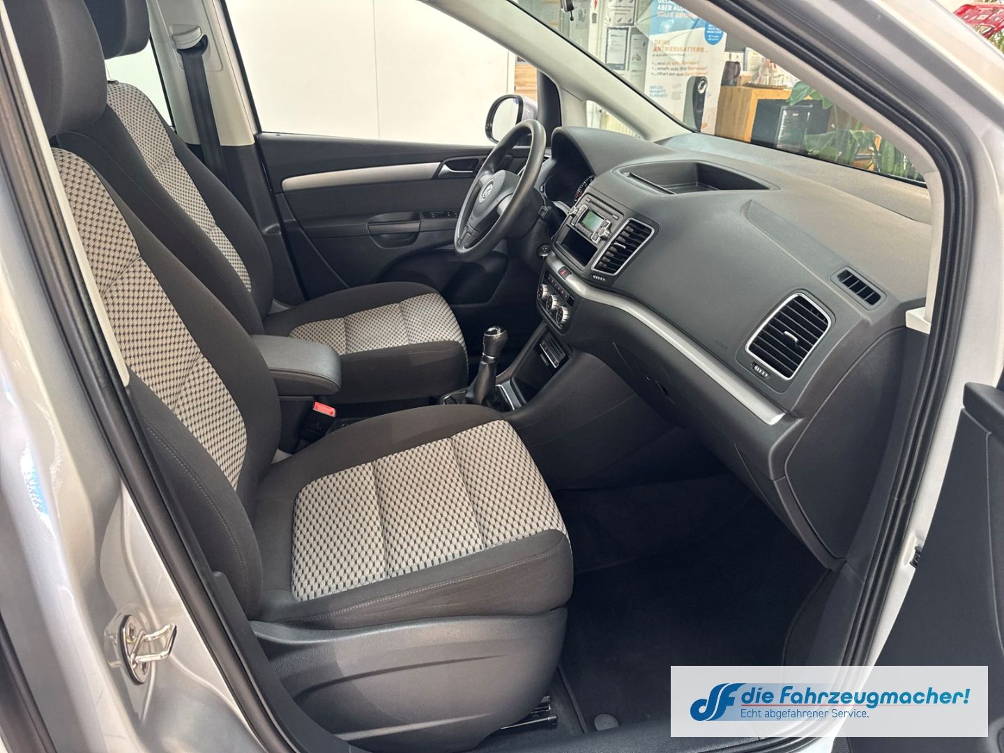 Fahrzeugabbildung Volkswagen Sharan Trendline BMT Dyn. Kurvenlicht Mehrzonenk