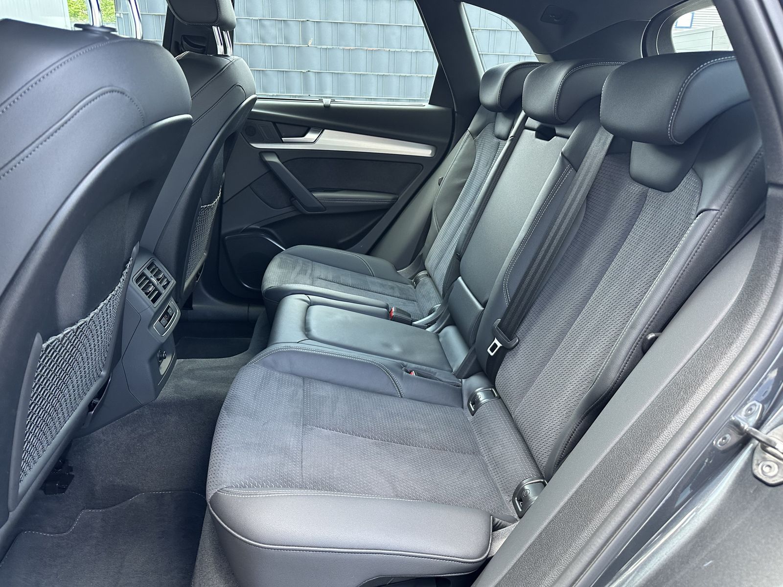 Fahrzeugabbildung Audi Q5 50 TFSIe Qu S-Line Black NAV+MATRIX+AHK+VCOCK