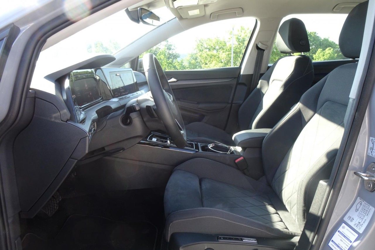 Fahrzeugabbildung Volkswagen Golf Var. STYLE 1.5l eTSI 96kW DSG LED Navi