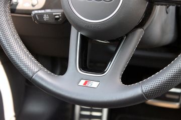 Fahrzeugabbildung Audi A5 Cabrio 2.0 TFSI S-Line Quattro ACC LED PDC