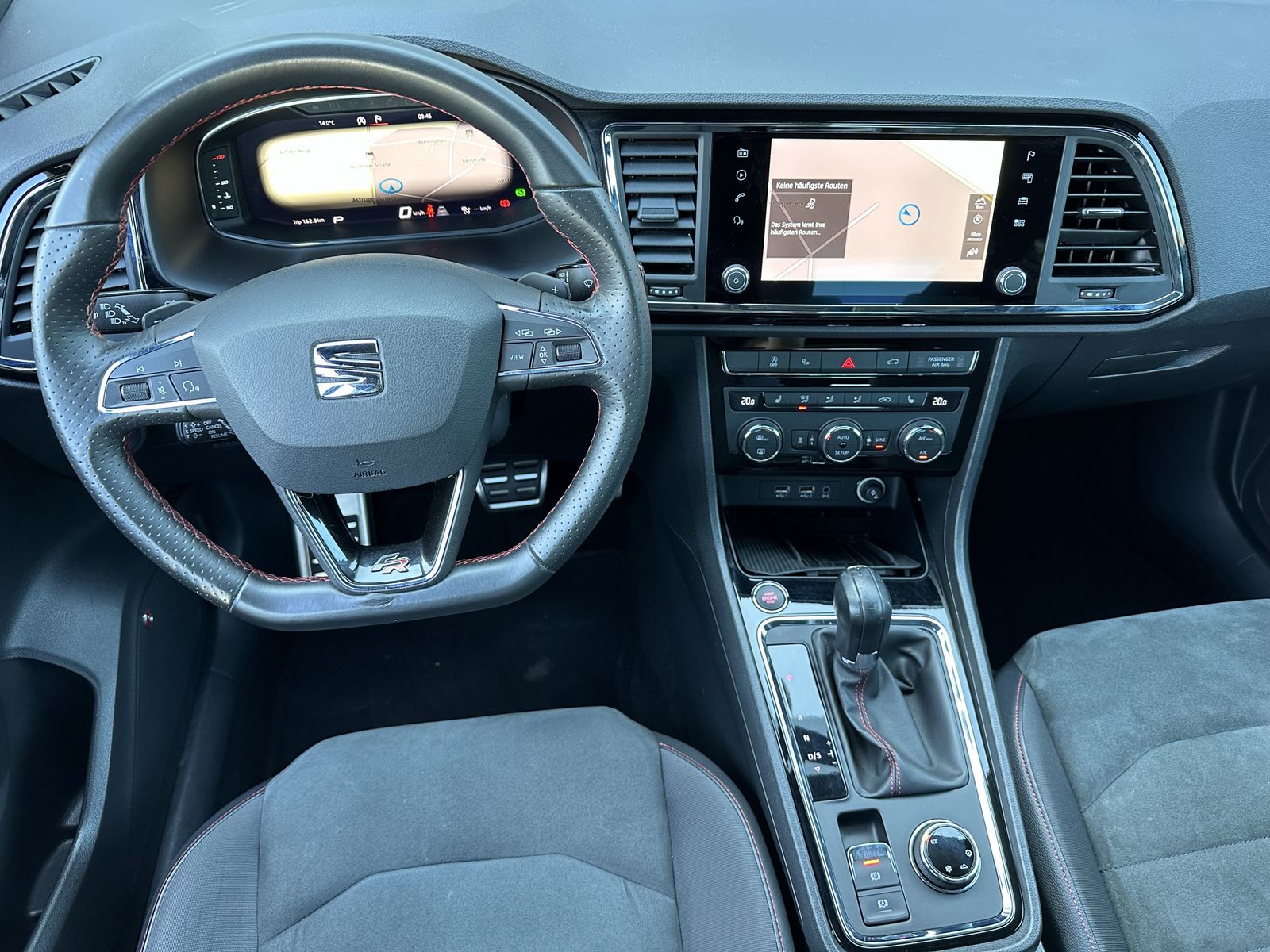 Fahrzeugabbildung SEAT Ateca 2.0 TSI DSG 4D FR NAV+LED+ACC+360°+BEATS
