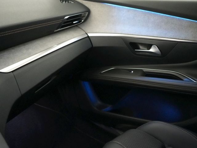 3008 GT HYBRID 145 e-DSC6+AHK+NAVI+360 GRAD KAME