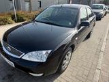 Ford Mondeo Lim. Ambiente,PDC - Ford Mondeo Ambiente mit Benzin-Antrieb