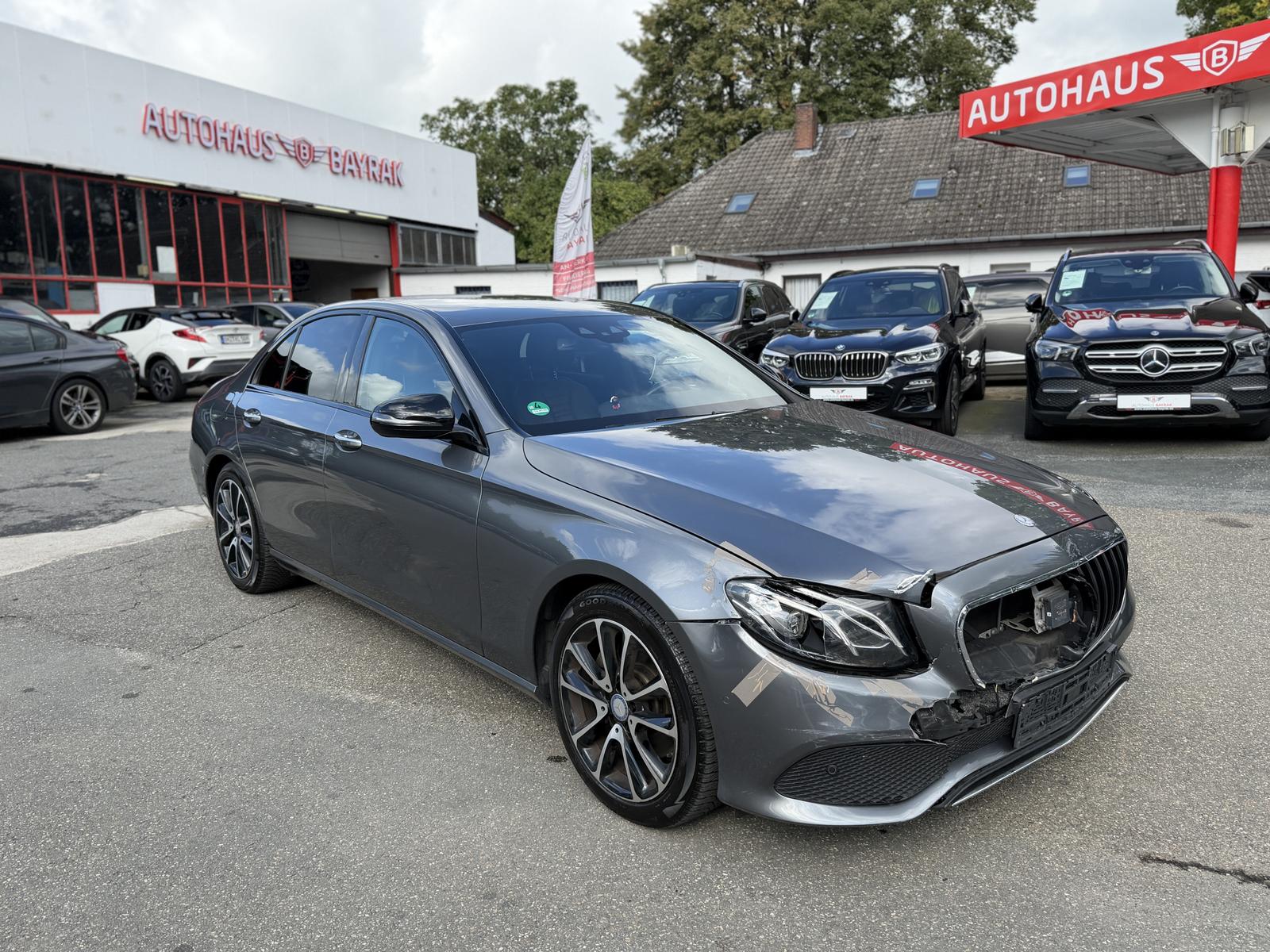 Mercedes-Benz E 220 d WIDESCREEN/SPUR/AHK/KEYLESS-GO/MEMORY