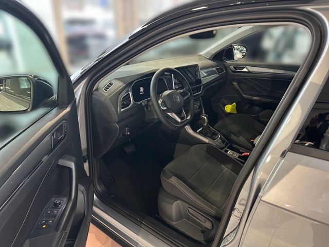 Fahrzeugabbildung Volkswagen T-Roc 1.5 TSI DSG STYLE LED NAVI KAMERA AHK GJR