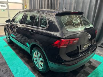 Volkswagen Tiguan - 10