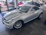 Mercedes-Benz SLK 200 KAutomatik*Bi-Xenon*Airscarf*Sport-Paket - Mercedes-Benz SLK 200: Sport
