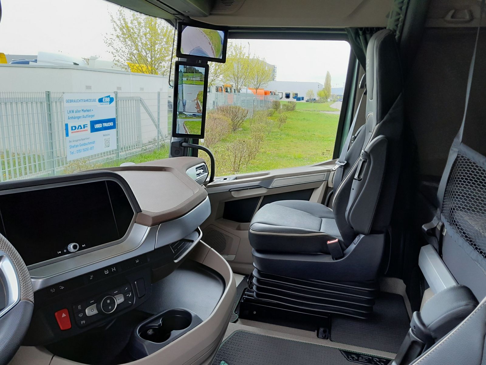 Fahrzeugabbildung DAF FT XG+ 530 EMERALD EDITION