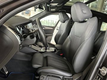 Fahrzeugabbildung BMW X3 xD20d M Sport Kamera STDHZ Panorama DisplKey