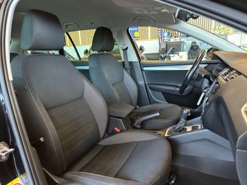 Skoda Octavia *ACC*PDC*NAVI*2-Zonen*Car-PLAY*