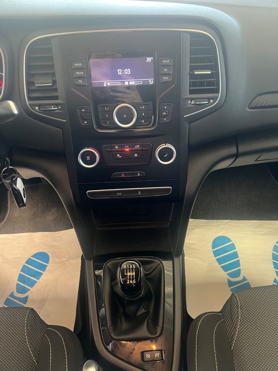 Fahrzeugabbildung Renault Megane IV Lim. 5-trg. Life *BLUETOOTH*LED*