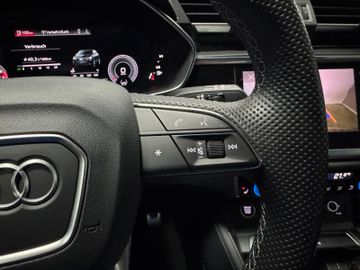 Audi Q3 Sportback 40 TFSI quattro S line 20 Zoll AHK