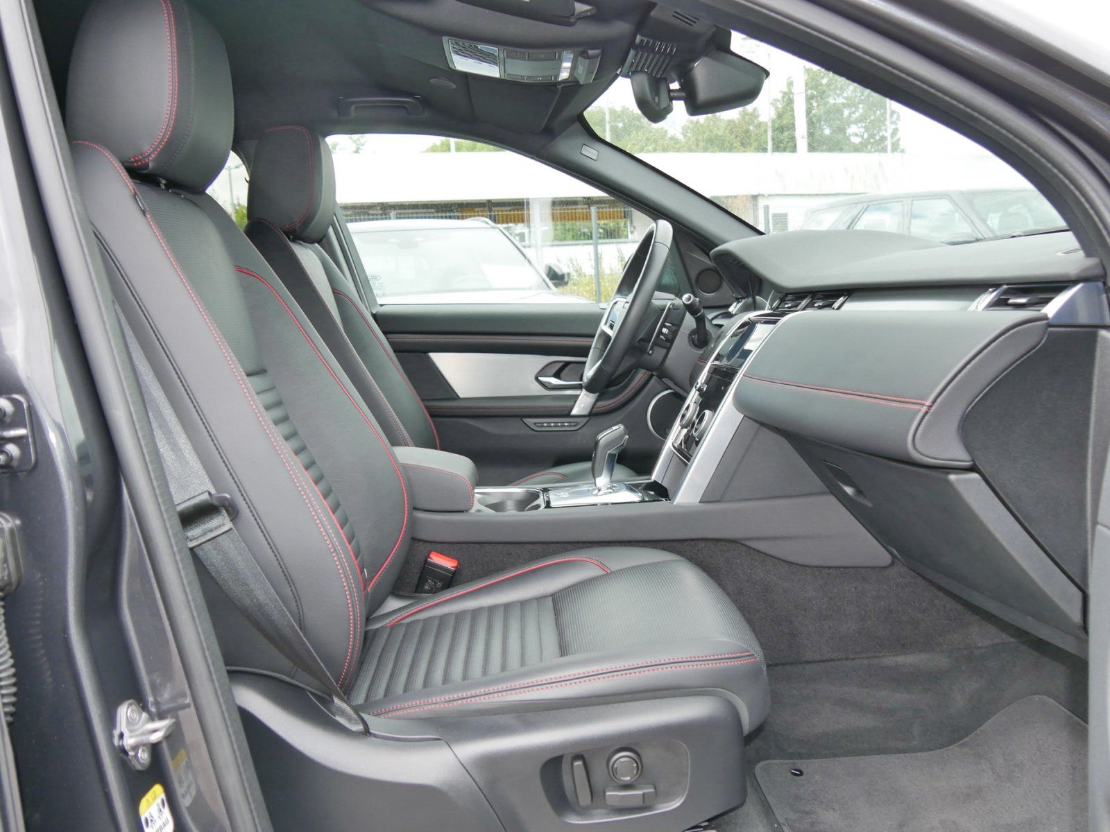 Land Rover Discovery Sport R-Dynamic SE imagem 3