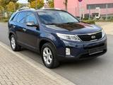 Kia Sorento 2.2 CRDI Attract 2WD Navi Kamera - Kia Sorento Gebrauchtwagen in Düsseldorf