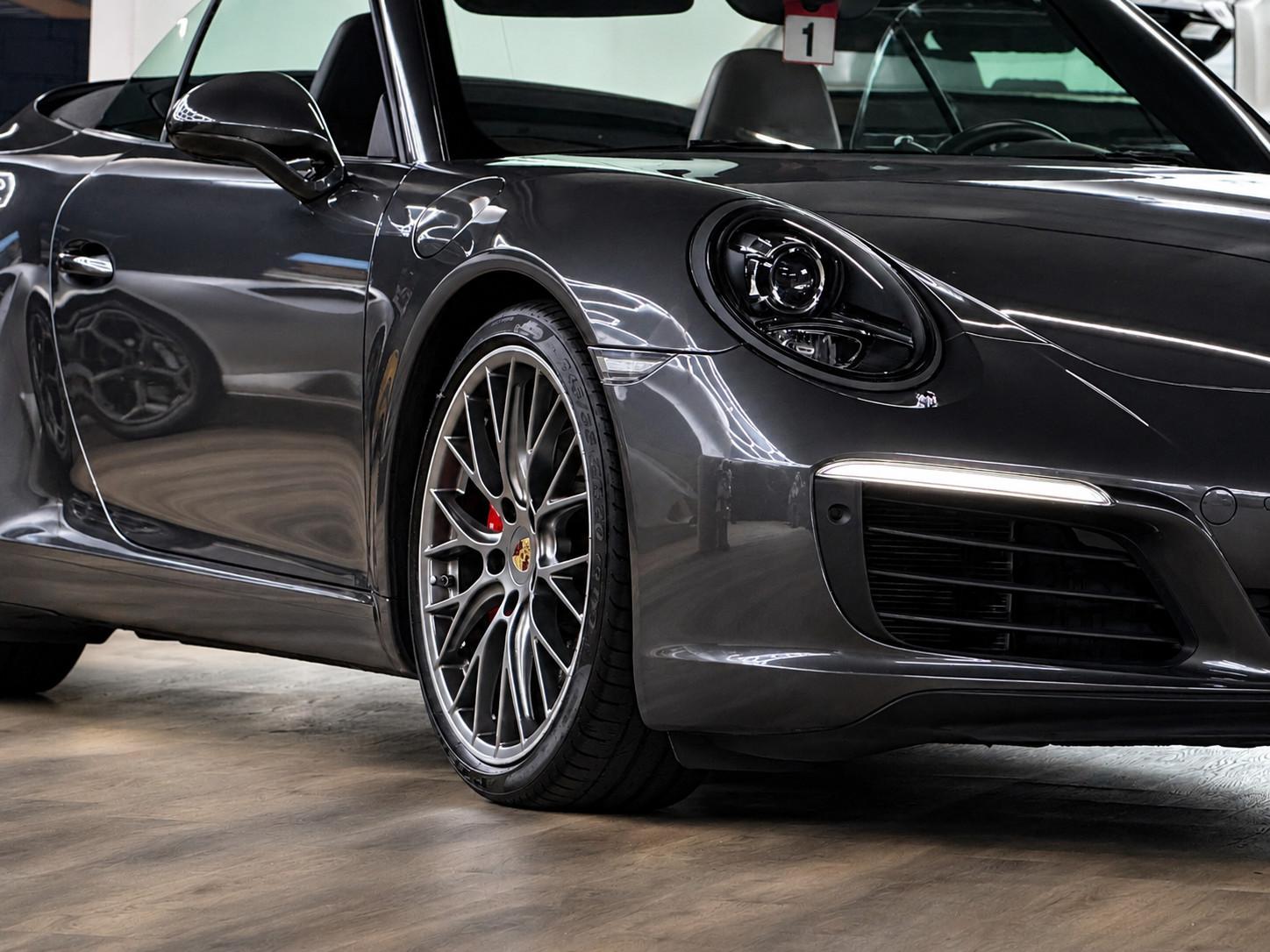 PORSCHE 911 991.2 CARRERA S CABRIOLET / CUIR / PACK SPORT CHRONO