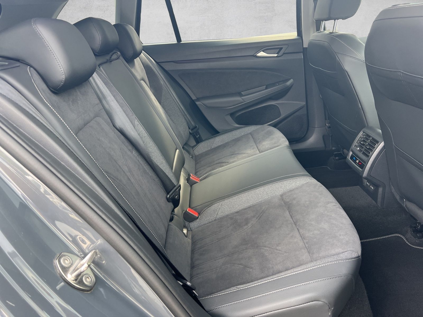 Golf VIII Variant Style 1.5 eTSI DSG Navi*Pano*K