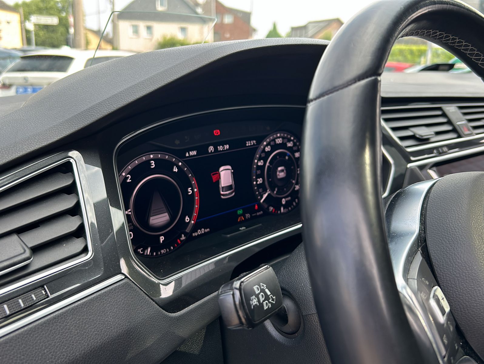 Fahrzeugabbildung Volkswagen Tiguan 2.0 TDI R-Line 4Motion Panorama*LED*Kamer