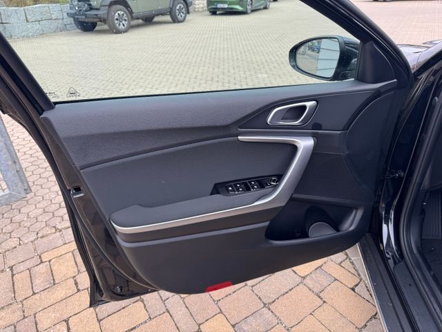 Kia XCeed 1.6 T-GDi Vision DCT7 NAVI LED PDC KAM SHZ